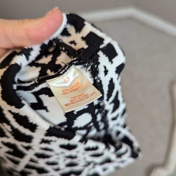 Torn by Ronny Kobo Bodycon Dress – XS – Geometric Knit – Zip Back - Picture 5 of 9